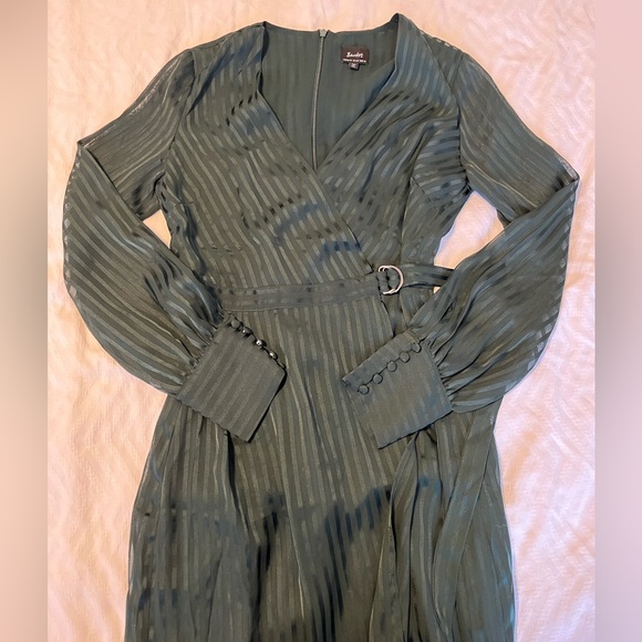 NWOT Bardot Shadow Stripe Dress size SMALL - Picture 5 of 5